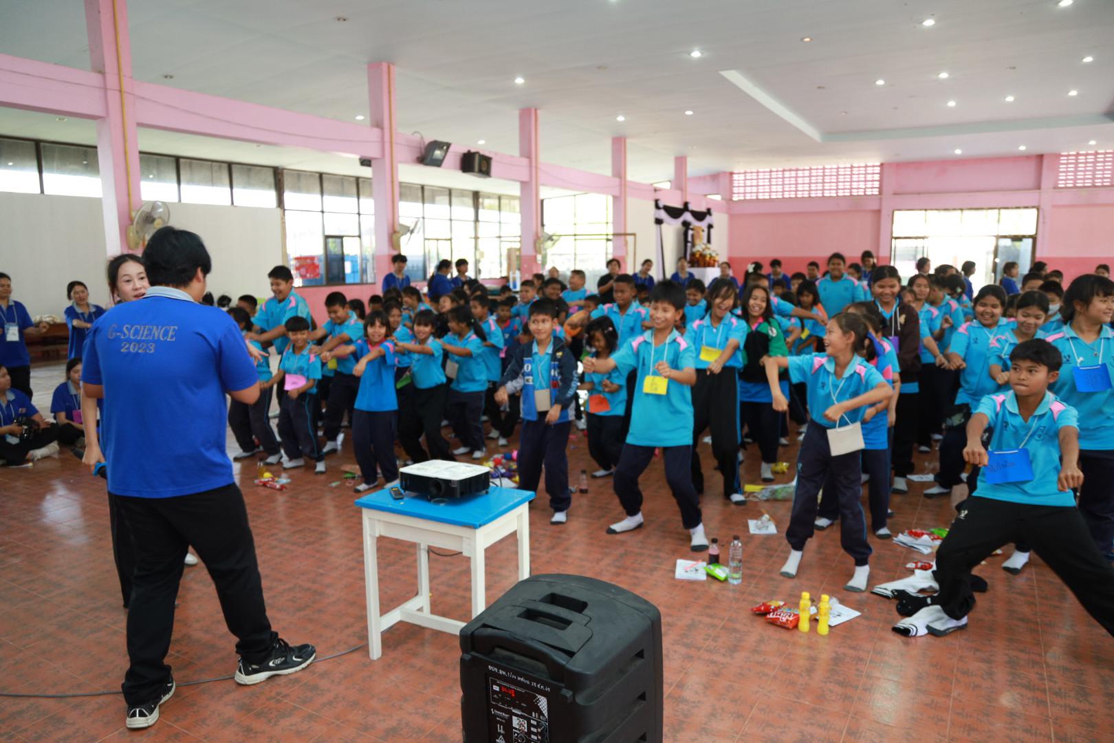 383. วันที่ 27 มกราคม 2569 โปรแกรมวิชาวิทยาศาสตร์ทั่วไป ได้จัดค่ายสเต็มศึกษาให้กับนักเรียนชั้นประถมศึกษาปีที่1-6 ณ โรงเรียนอนุบาลคลองขลุง จ.กำแพงเพชร